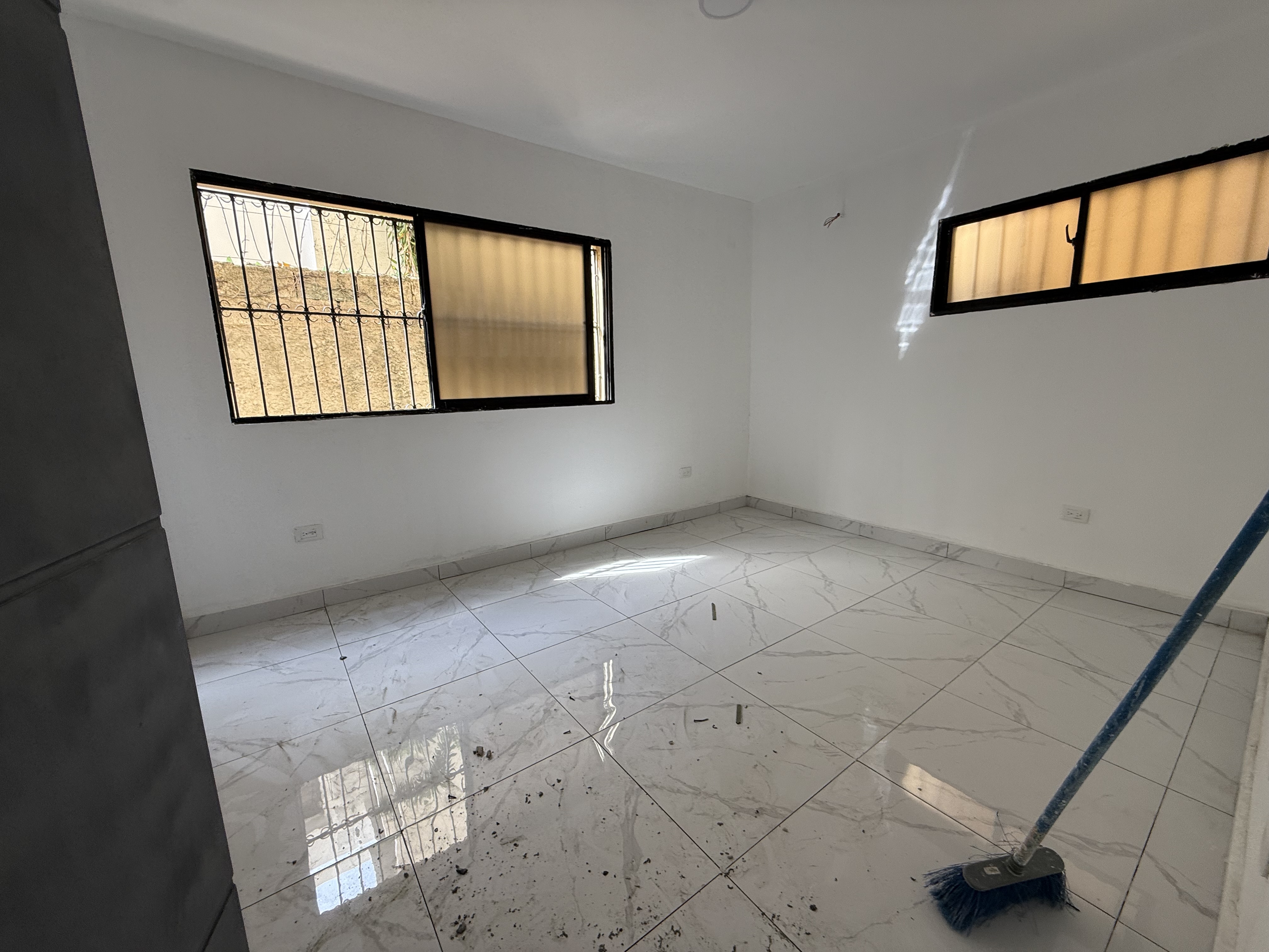 apartamentos - Vendo independencia klm 7 primer nivel 70 mtrs una 3