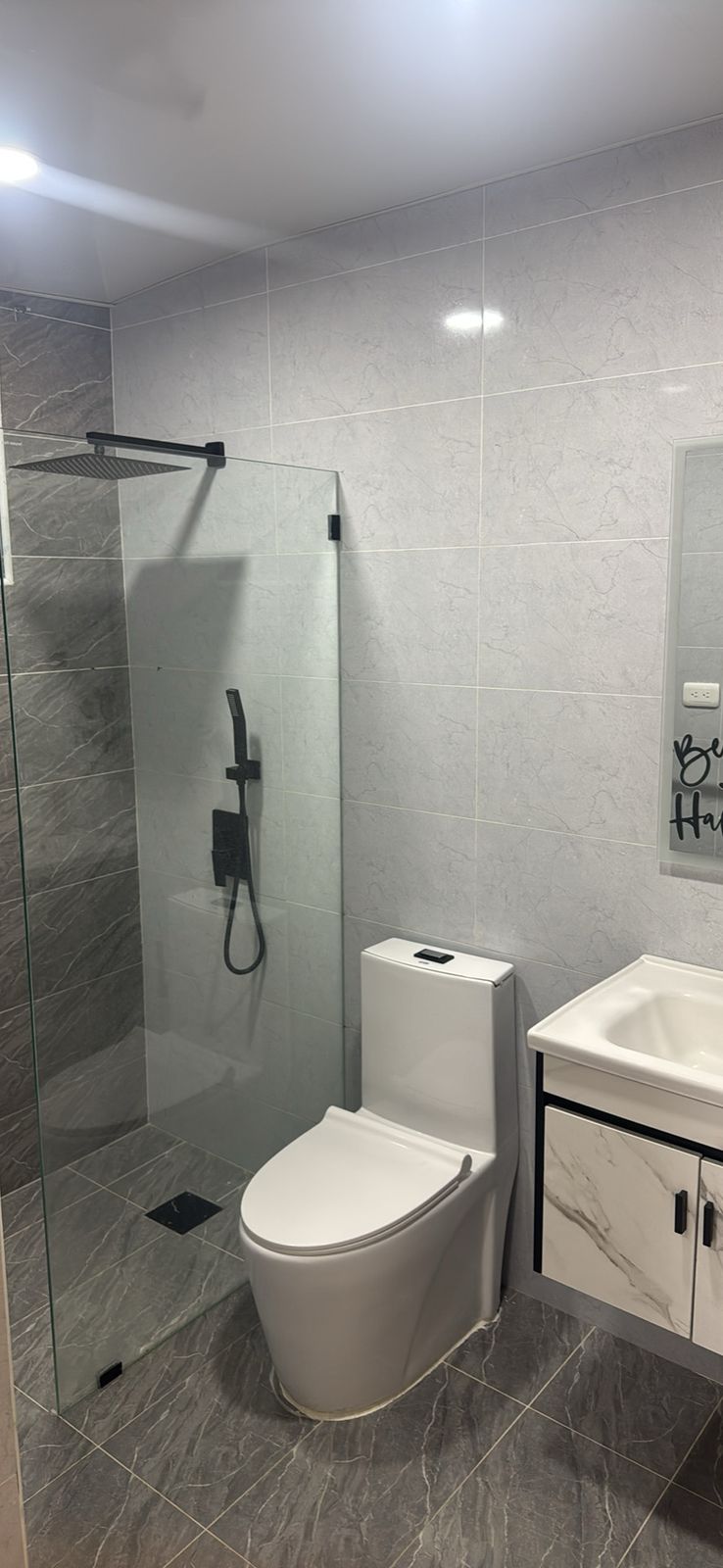 apartamentos - Alquiló independencia dos hab dos baños parqueo  9