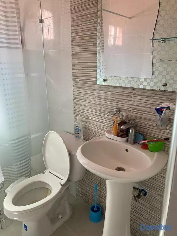 casas - Casa de un nivel amplia, con patio y preparada par 13