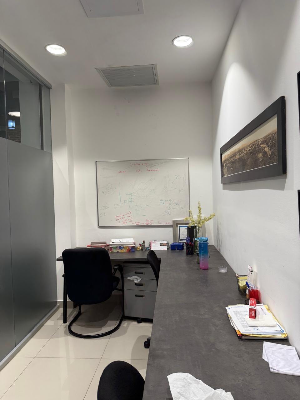 oficinas y locales comerciales - Local en Plaza de Viejo Arroyo Hondo con 6 Parqueo 8