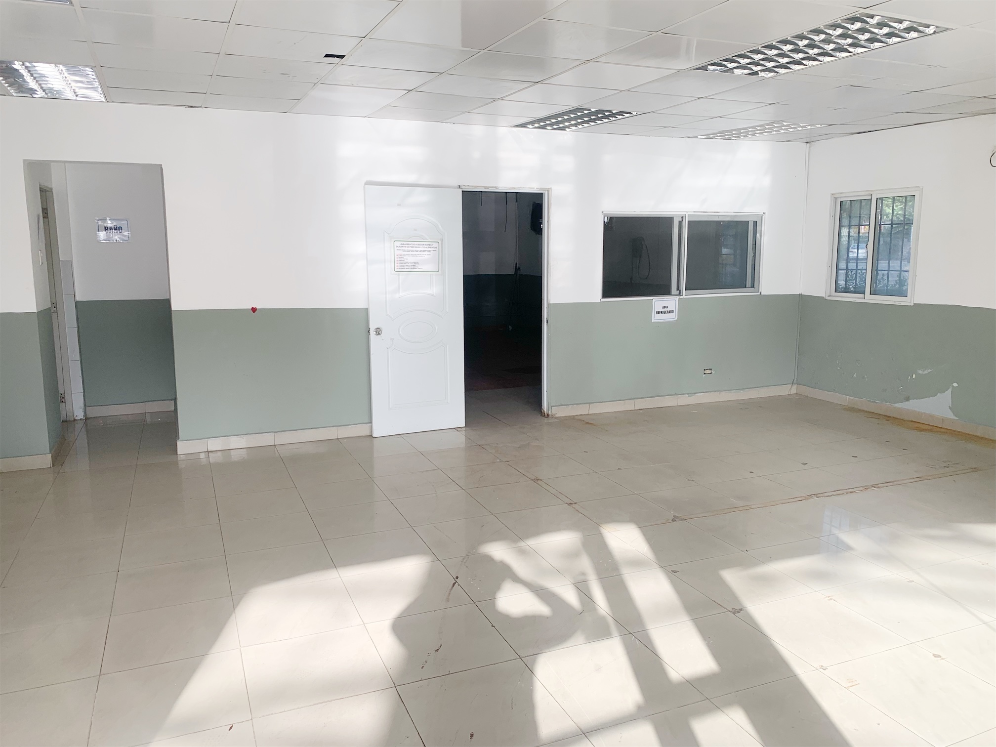 oficinas y locales comerciales - Local amplio primer nivel 2