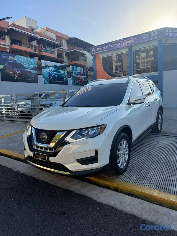 jeepetas y camionetas - Nissan Rogue SV 2019  3