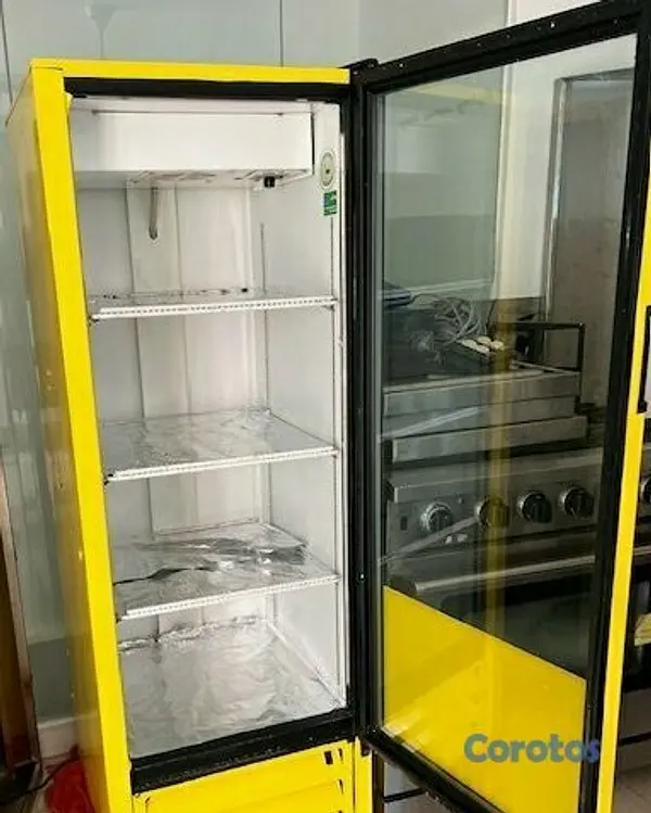 equipos profesionales - Se vende Estufa Thor y Nevera con cristal exhibido 2