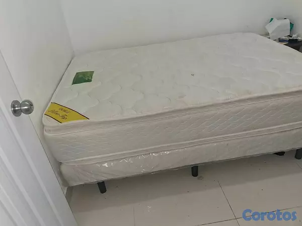 muebles y colchones - una cama de 60 doble pilowto marca de la reina 3