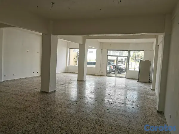 oficinas y locales comerciales - Local de 127 metro en Arroyo Hondo próximo a super 6