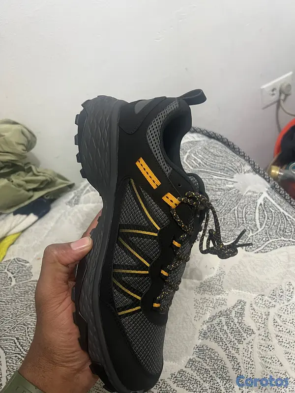 zapatos para hombre - Tenis COLUMBIA PEAKFREAK Size 10  5