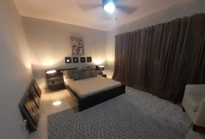 apartamentos - Apartamento en alquiler en el piantini  tiene 165 m2 netos 5