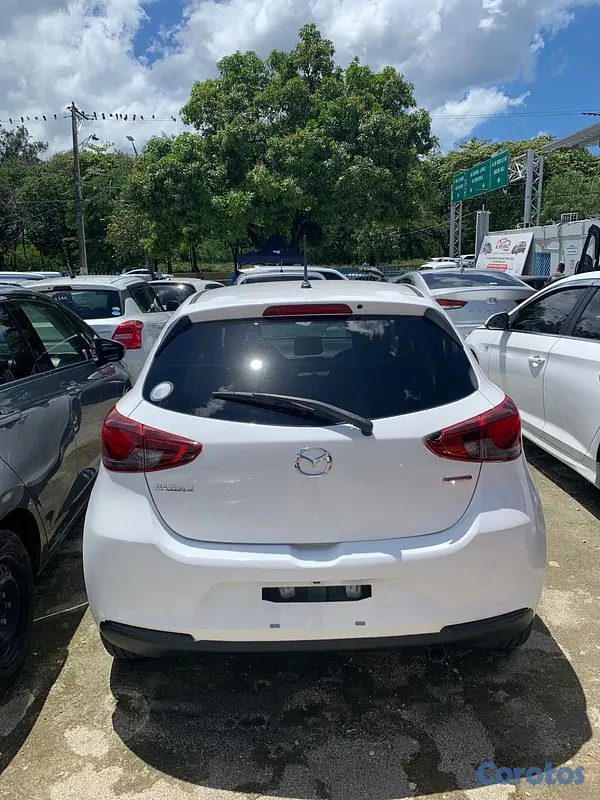 carros - mazda demio 2020  3