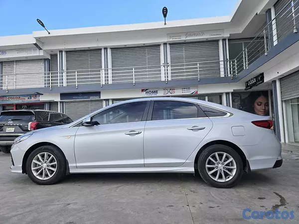 carros - HYUNDAI SONATA NEW RISE 2021 GRIS 8