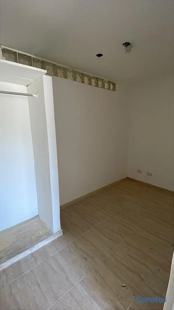 apartamentos - ALQUILO APTO 2DO. NIVEL DE UNA HABITACION EN ENSAN 3
