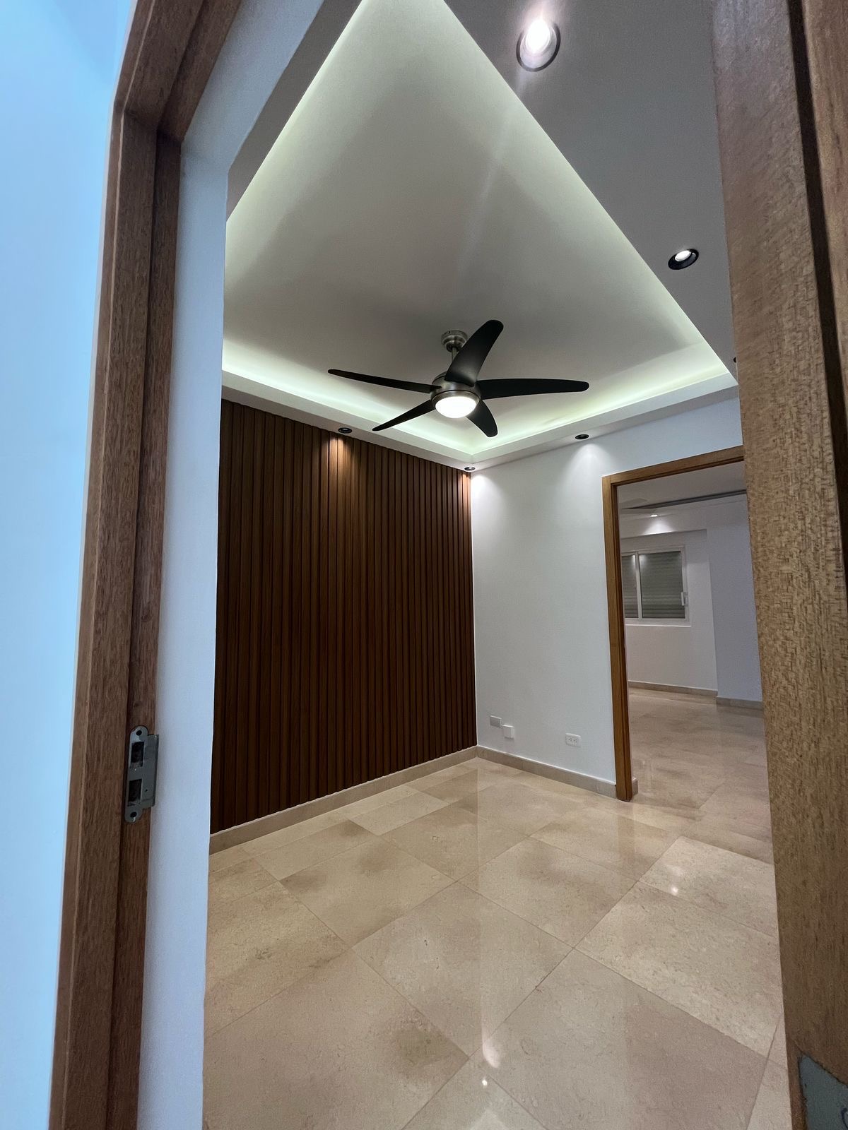 apartamentos - Alquiló piantini precio US$1,750  Piso 15, 160 MT2 3