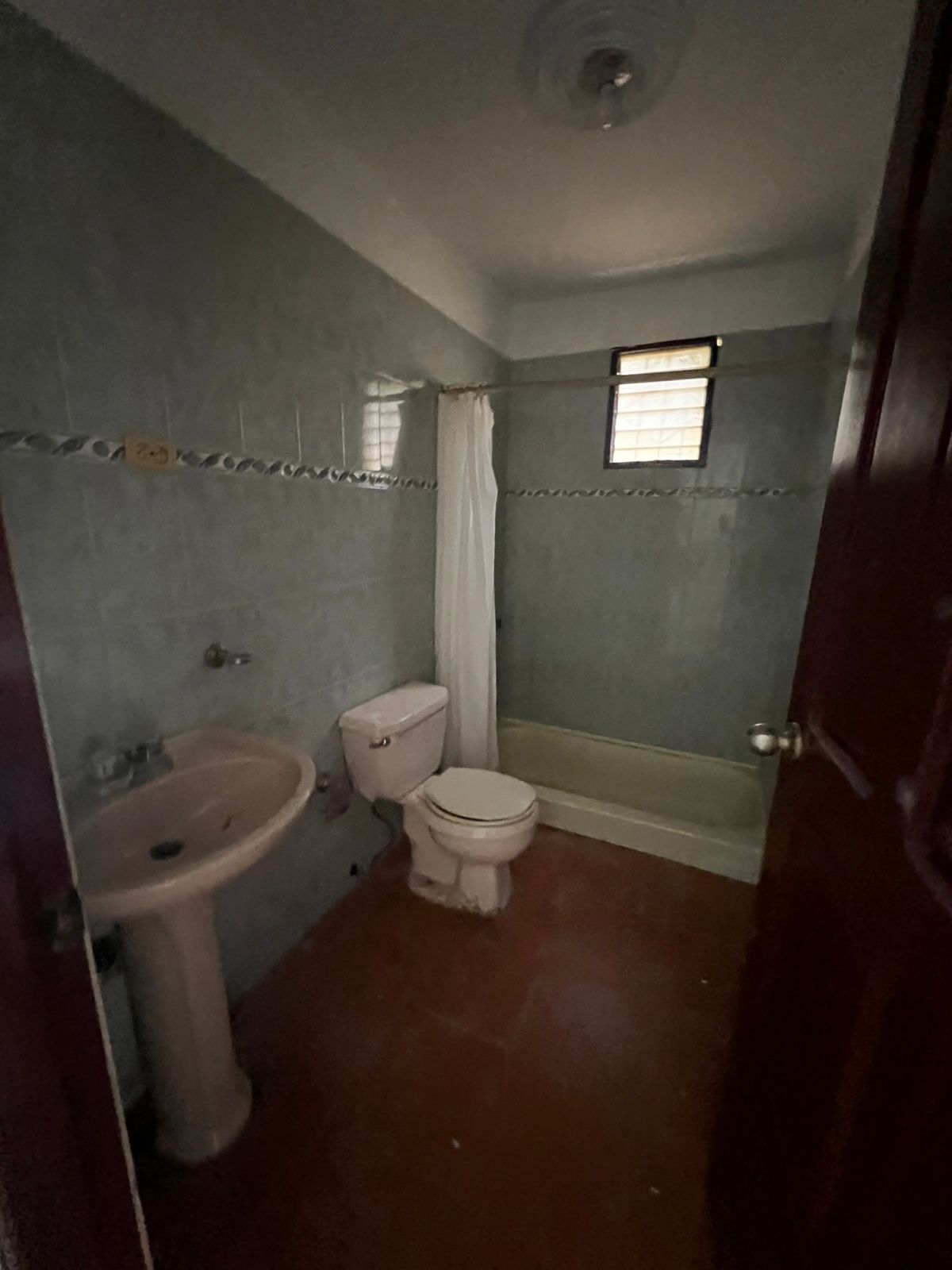 casas - Vendo casa en Los Tres Ojos  2