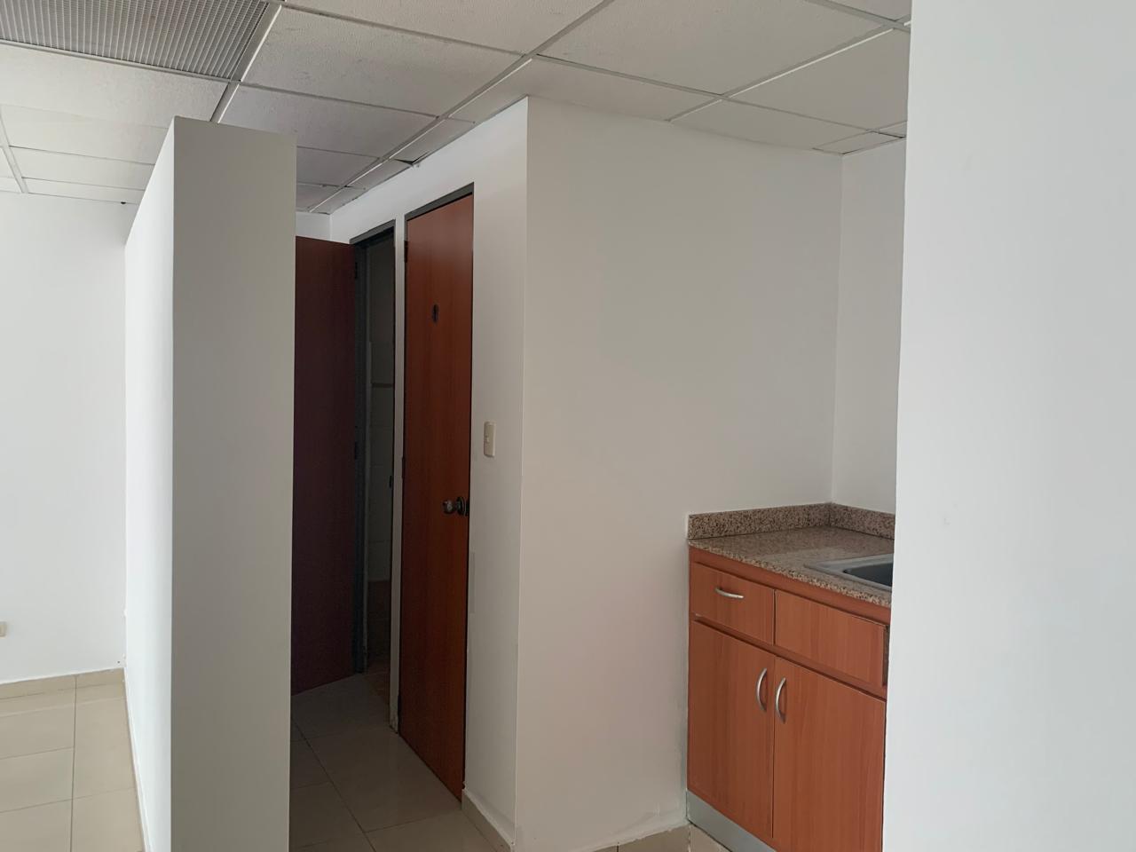 oficinas y locales comerciales - 🔵Alquilo local 2do piso  82 mts en piantini 4