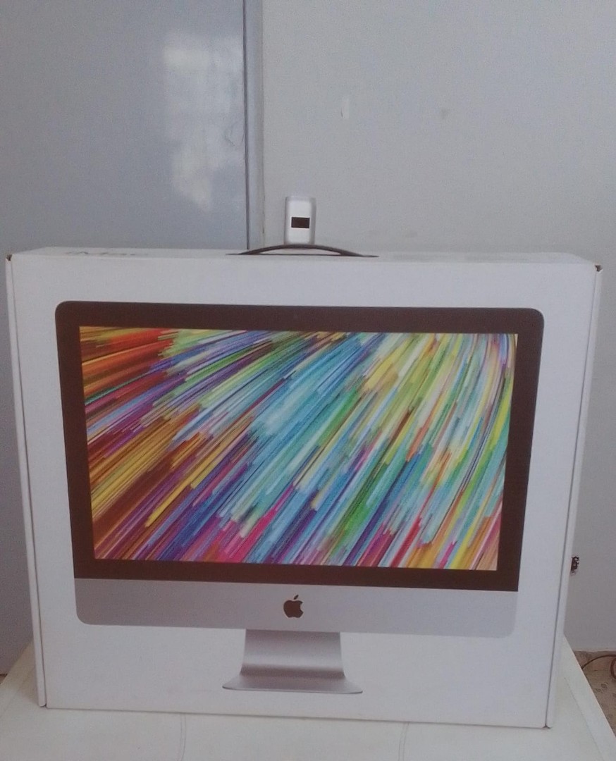 computadoras y laptops - SE VENDE COMPUTADORA APPLE MAC i5, 8GB, 1TB, TARJETA DE VIDEO 4GB, PANTALLA 21.5 3