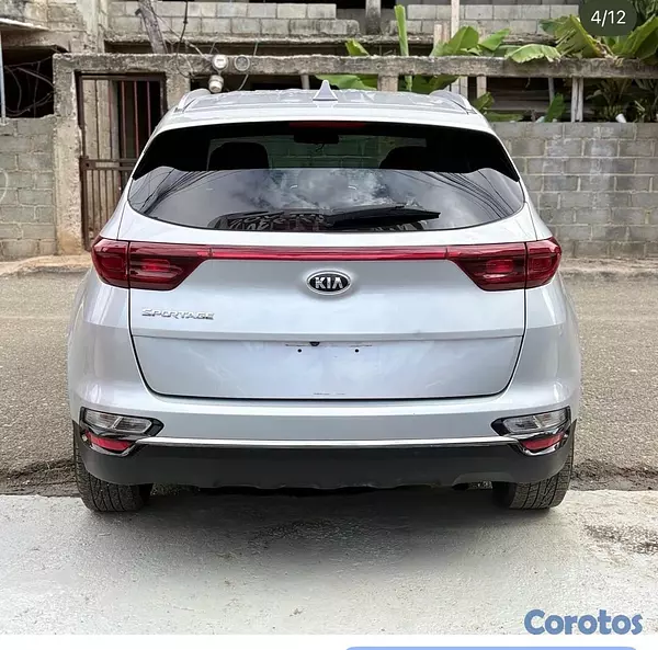 jeepetas y camionetas - Kia Sportage LX 2020 4