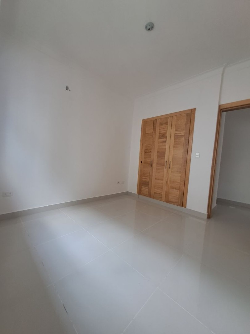 apartamentos - Apartamento Nuevo 3er piso En Los Prados 
 0