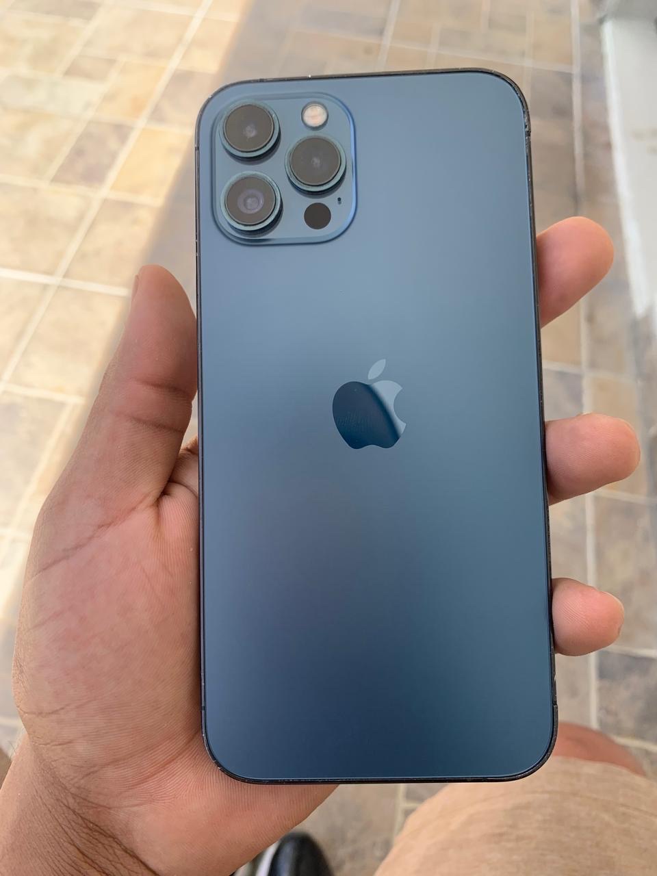 celulares y tabletas - iPhone 12 Pro Max 128gb 0