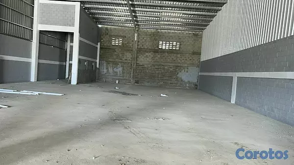 oficinas y locales comerciales - Alquilo Nave 4,700 Mts en Santiago de los caballer 1