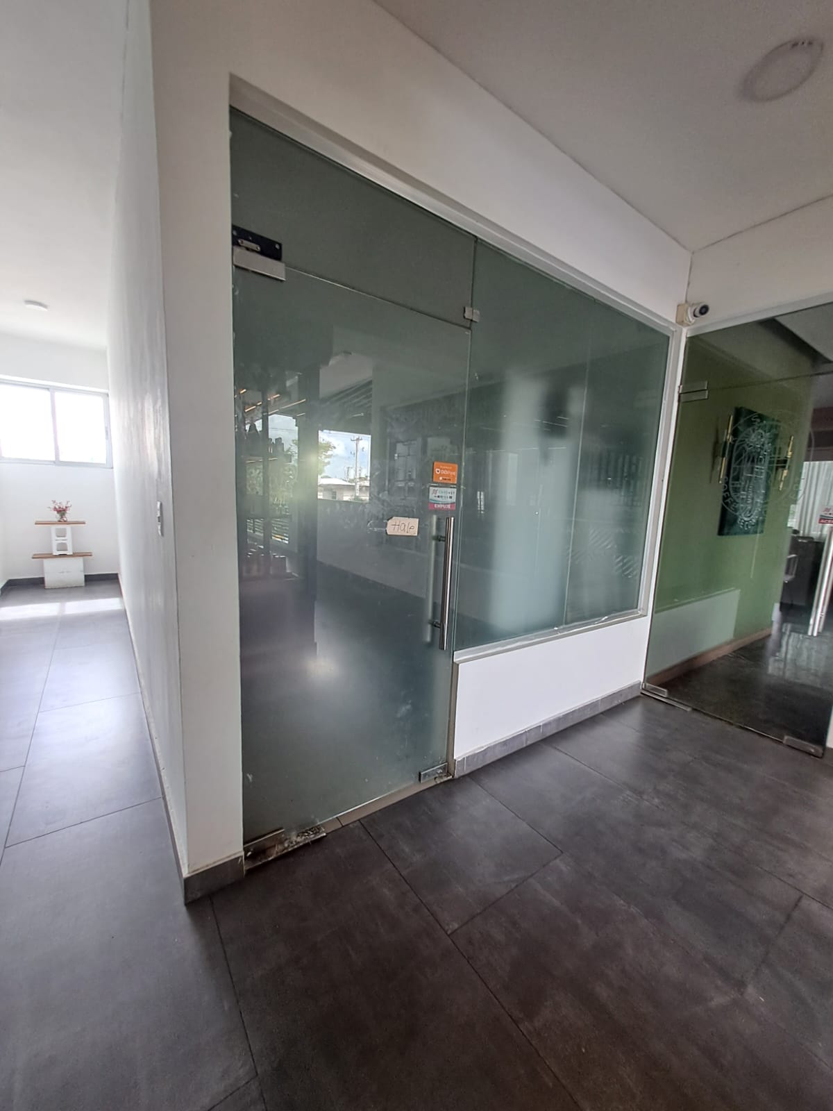 oficinas y locales comerciales - Alquilo local  2do piso 35 mts en los prados 