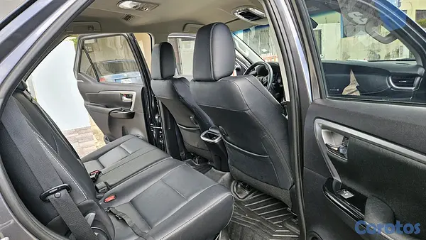 jeepetas y camionetas - Toyota fortuner 2023 diésel full 4x4 6