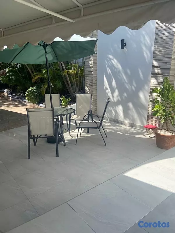 casas - venta de casa en cuesta hermosa III con piscina Distrito nacional Santo Domingo  6