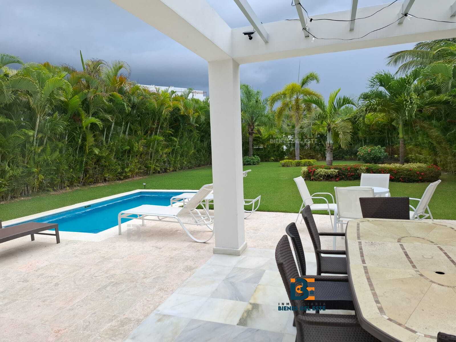 casas vacacionales y villas - VENDO Hermosa Villa en PLAYA NUEVA ROMANA 2