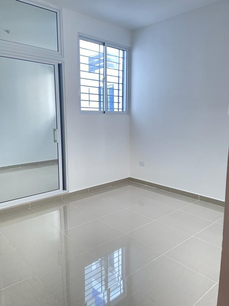 apartamentos - Vendo apartamento en 3er nivel ubicado en los Llanos de Gurabo 9