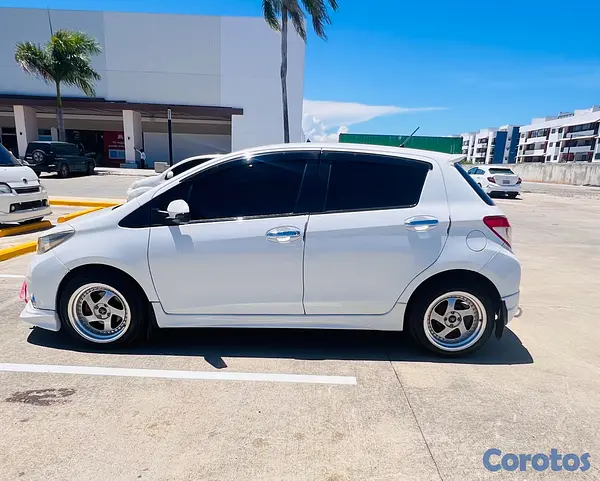 carros - Toyota vitz 2013  el mas nuevo. 7