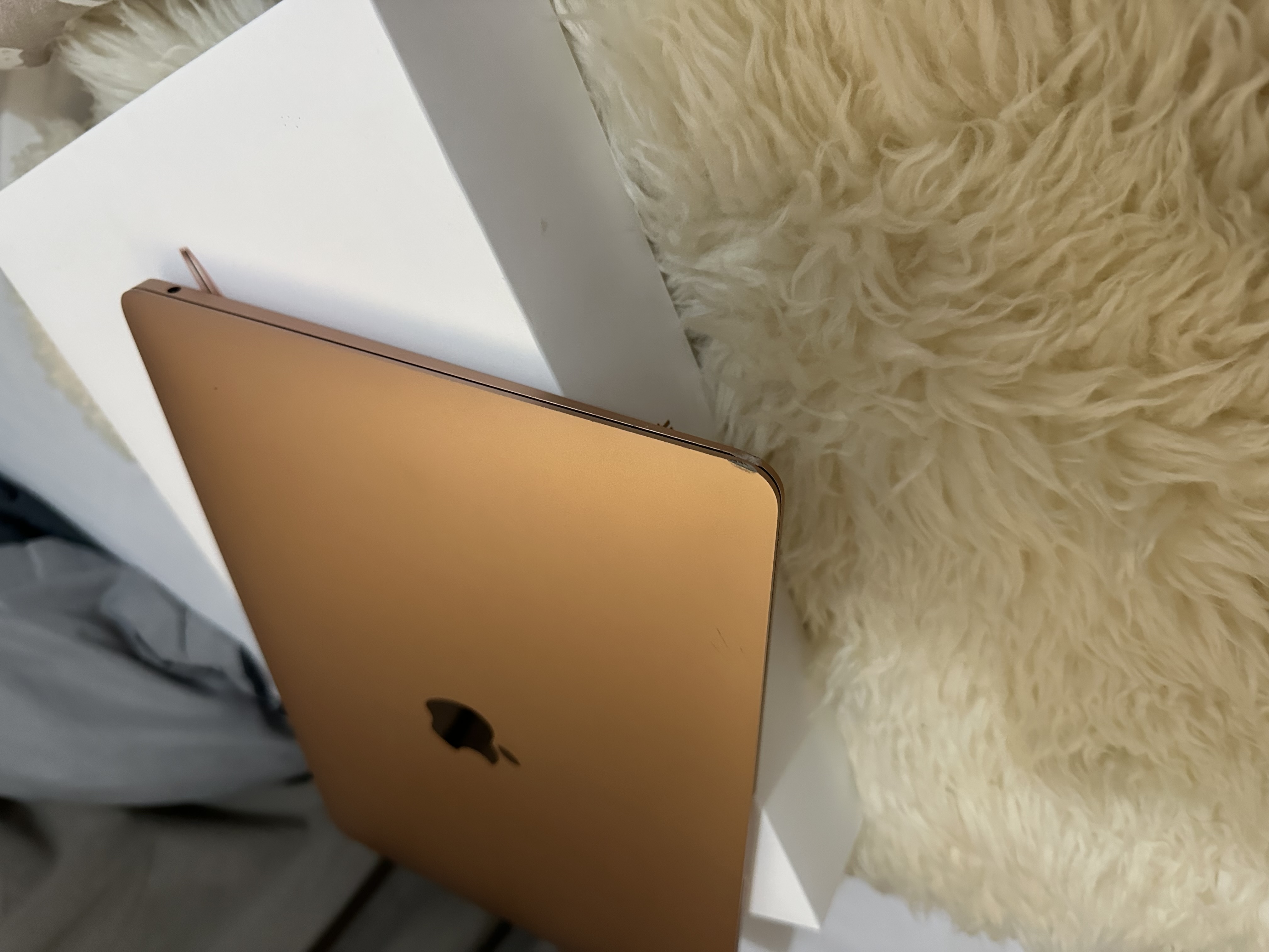 computadoras y laptops - Macbook air 13’3 Rose gold 2