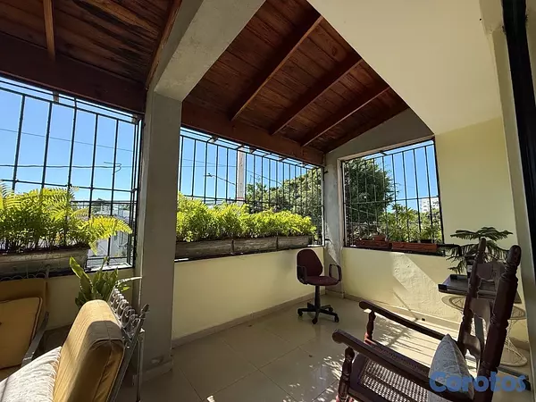 casas - casa de dos niveles 5 habitaciones en Miramar en us 385,000 6