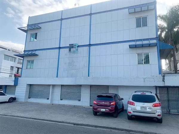 oficinas y locales comerciales - Edifcio comercial céntrico  3