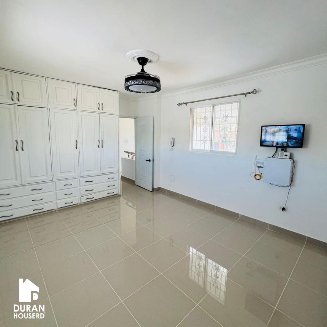 casas - venta de casa en la charles de Gaulle santo Domingo este  8
