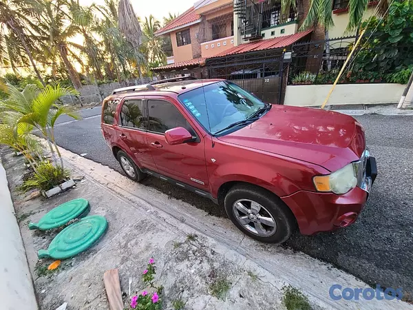 jeepetas y camionetas -  Ford Escape automática 4x4, motor V6. 2