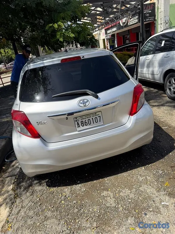 carros - Toyota vitz  3