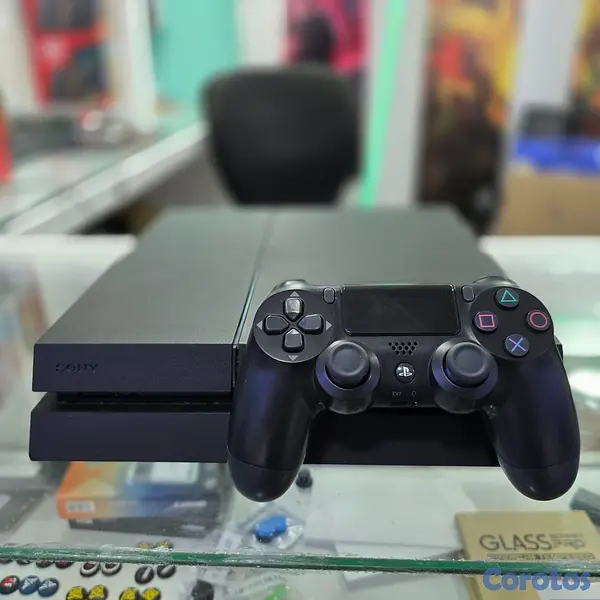 consolas y videojuegos - Playstation 4 fat usado con 2 controles 2