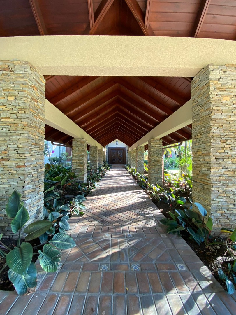 casas - Exclusiva Mansion con 3 Lagos Privados y 48 Tareas Santiago 1
