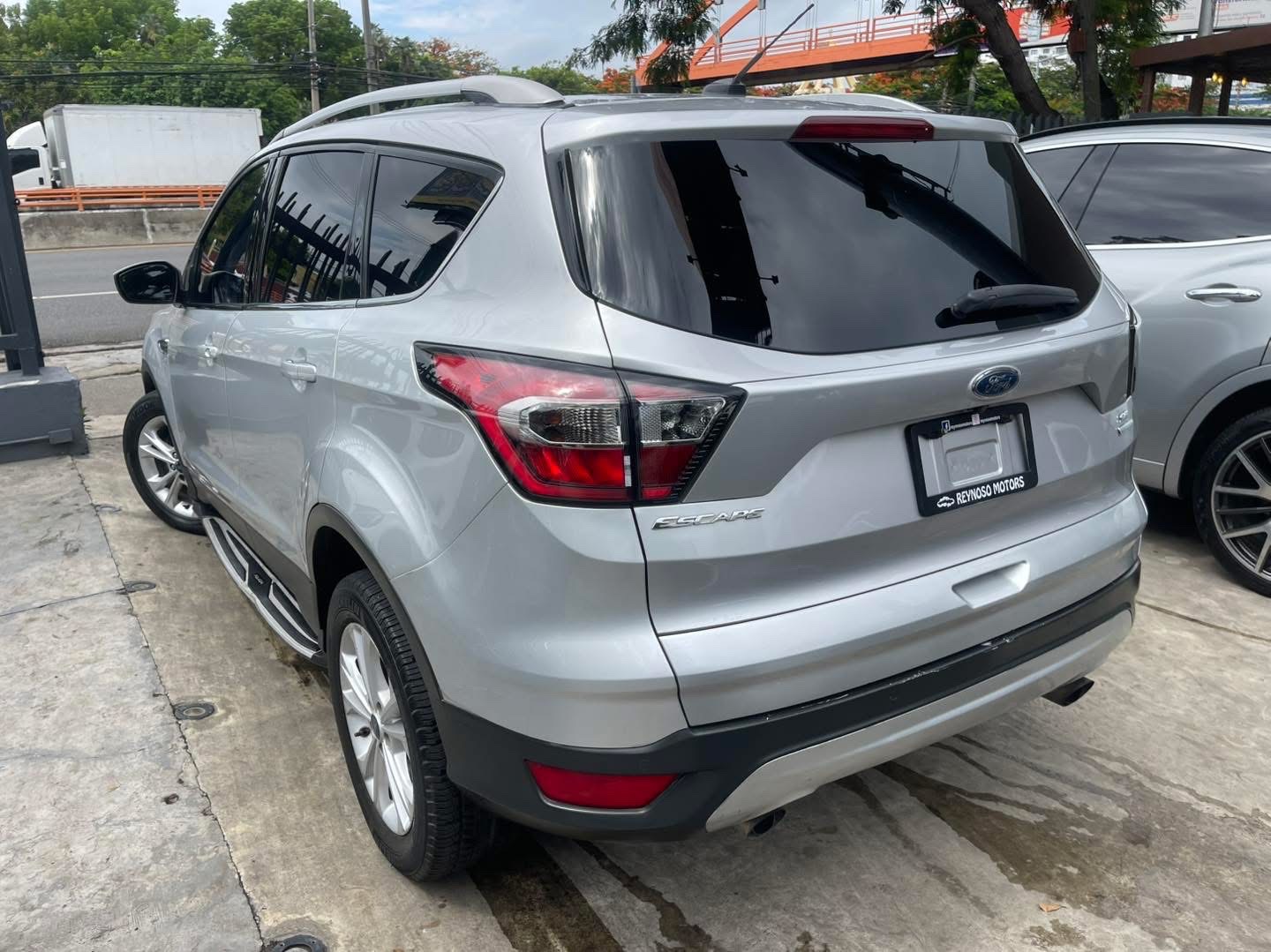 jeepetas y camionetas - FORD ESCAPE SEL 2017 2