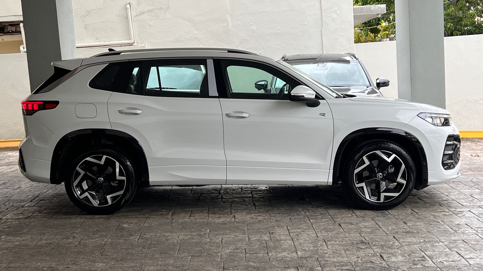 jeepetas y camionetas - Volkswagen Tiguan R Design 2025 7