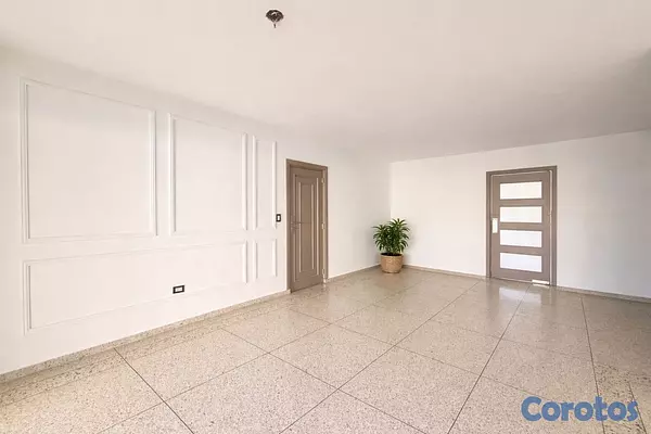 apartamentos - Alquilo amplio apartamento en Los Cacicazgos de 3 habitaciones  4