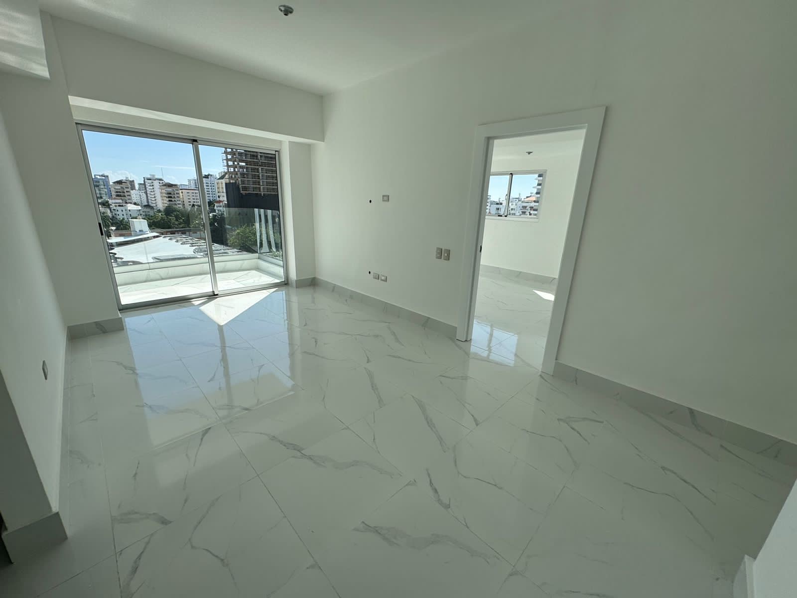 apartamentos - Alquila Apartamento con Linea Blanca, Nuevo! en el 1