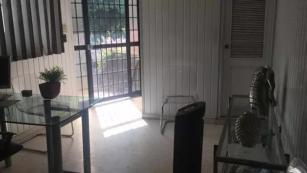 oficinas y locales comerciales - Se vende local comercial en Gazcue 5