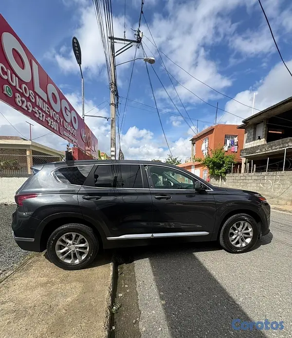 jeepetas y camionetas - Hyundai Santa Fe SE 2020 4