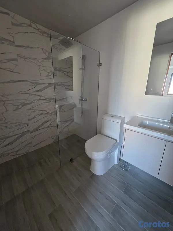 apartamentos - Alquiler apartamento vacío ubicado en la mejor zon 5