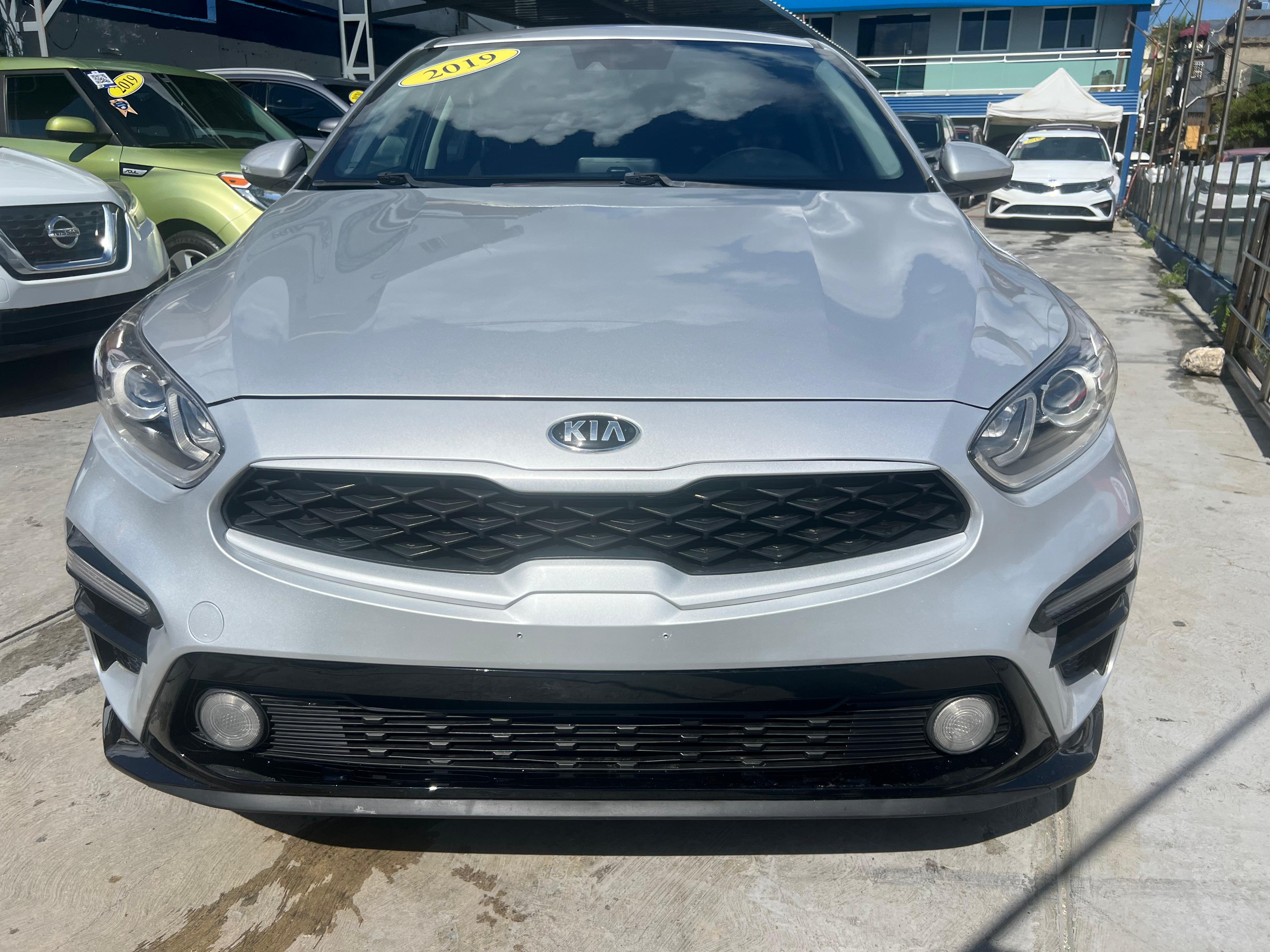 carros - Kia Forte 2019 9