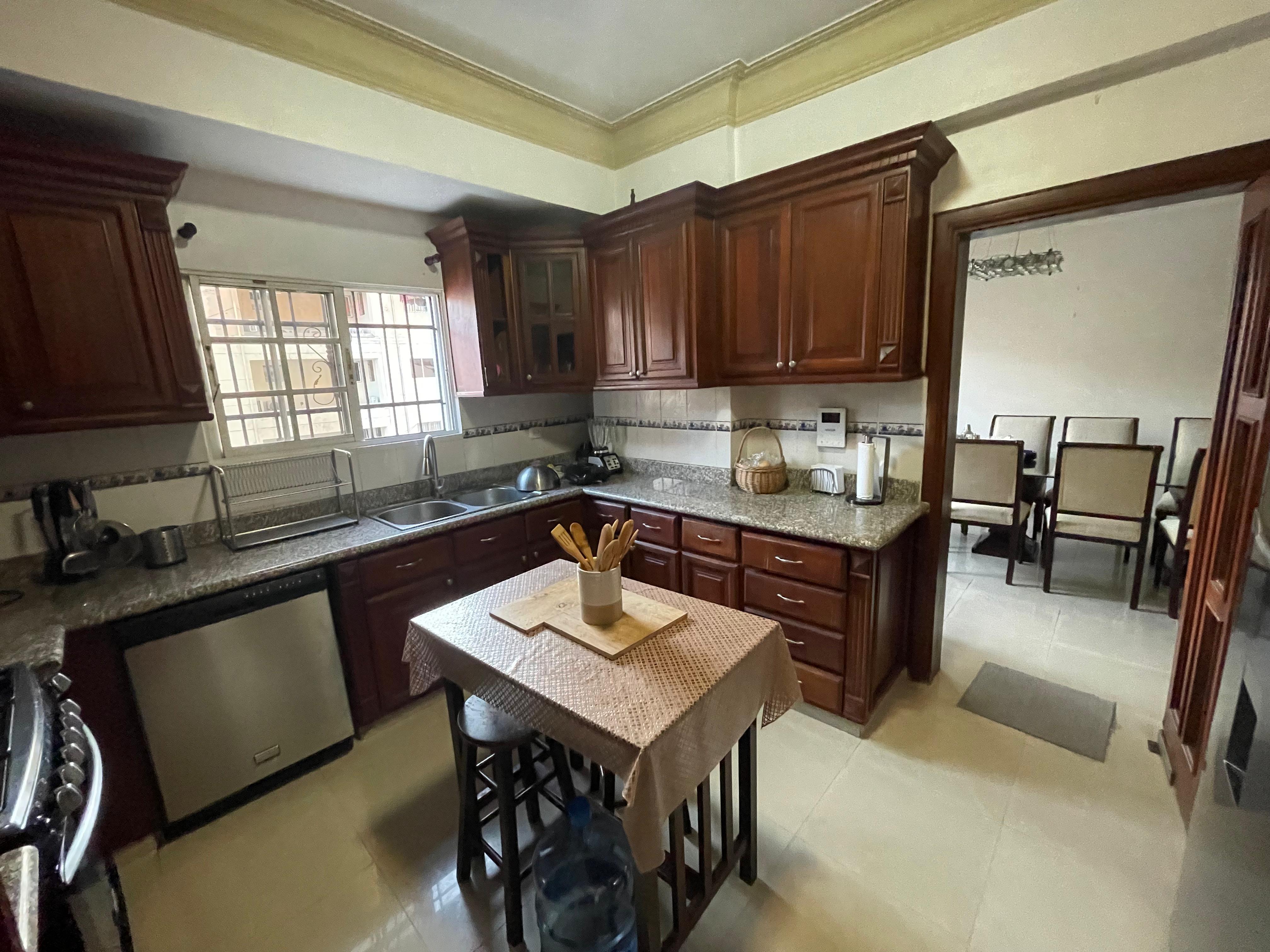apartamentos - Apartamento en Evaristo Morales 3H, 3.5B, 2P 2