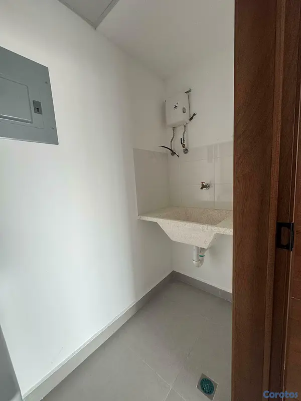 apartamentos - Rento apartamento sin amueblar en Naco Dos parqueos Cuarto de servicio  5