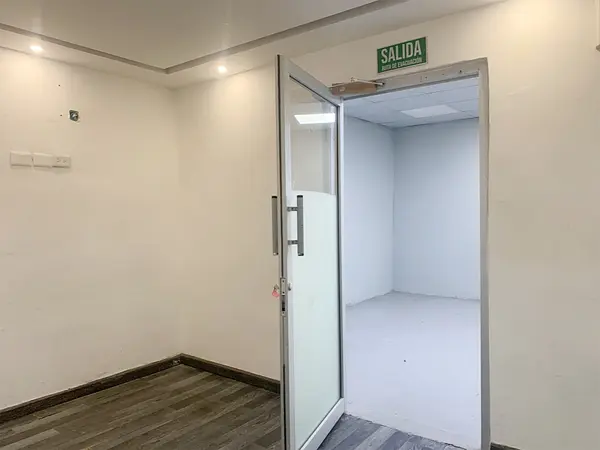 oficinas y locales comerciales - Local moderno y céntrico millon  10