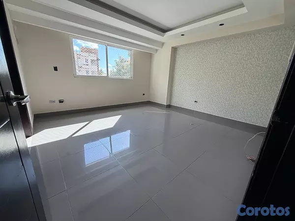apartamentos - vendo jardines del Sur piso 3 remodelado tres habitaciones 2 baños dos parqueos  6