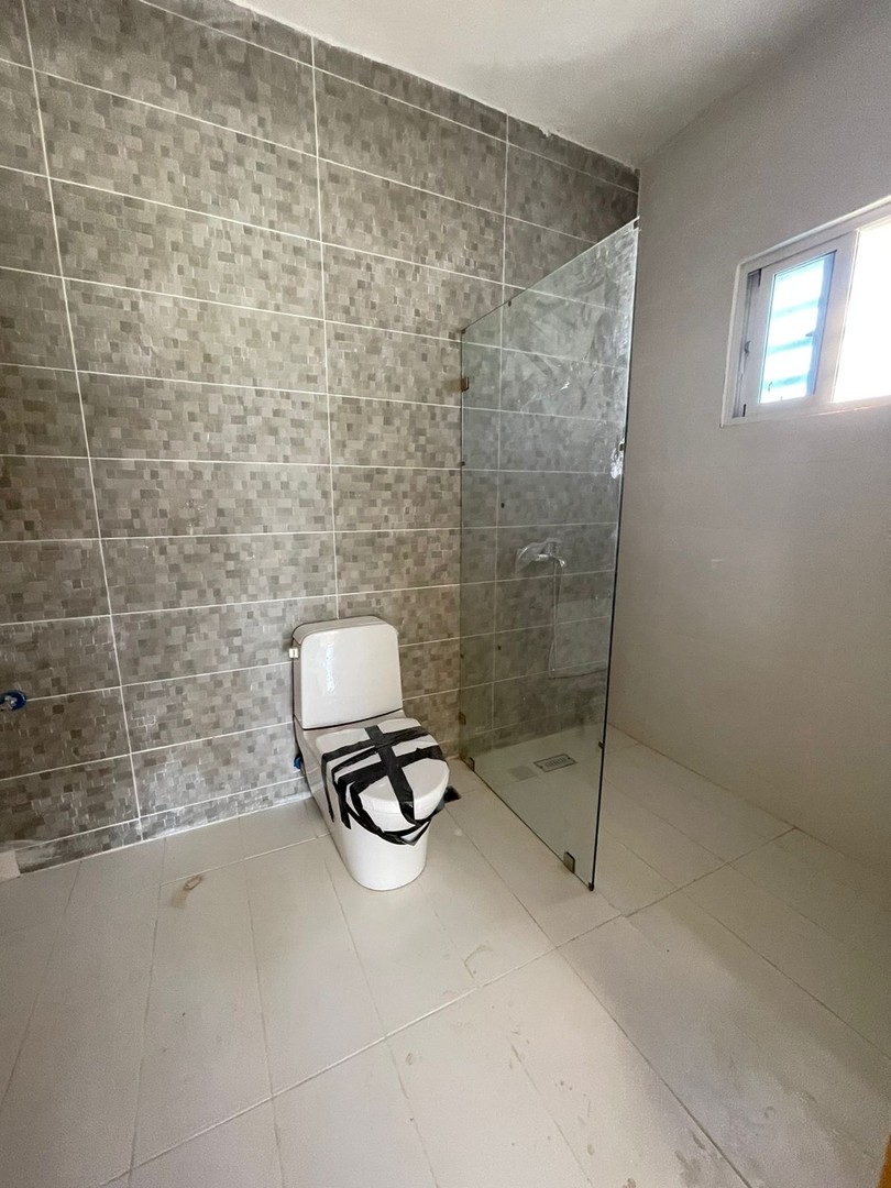 casas - Se vende casa de dos niveles en San Isidro 9