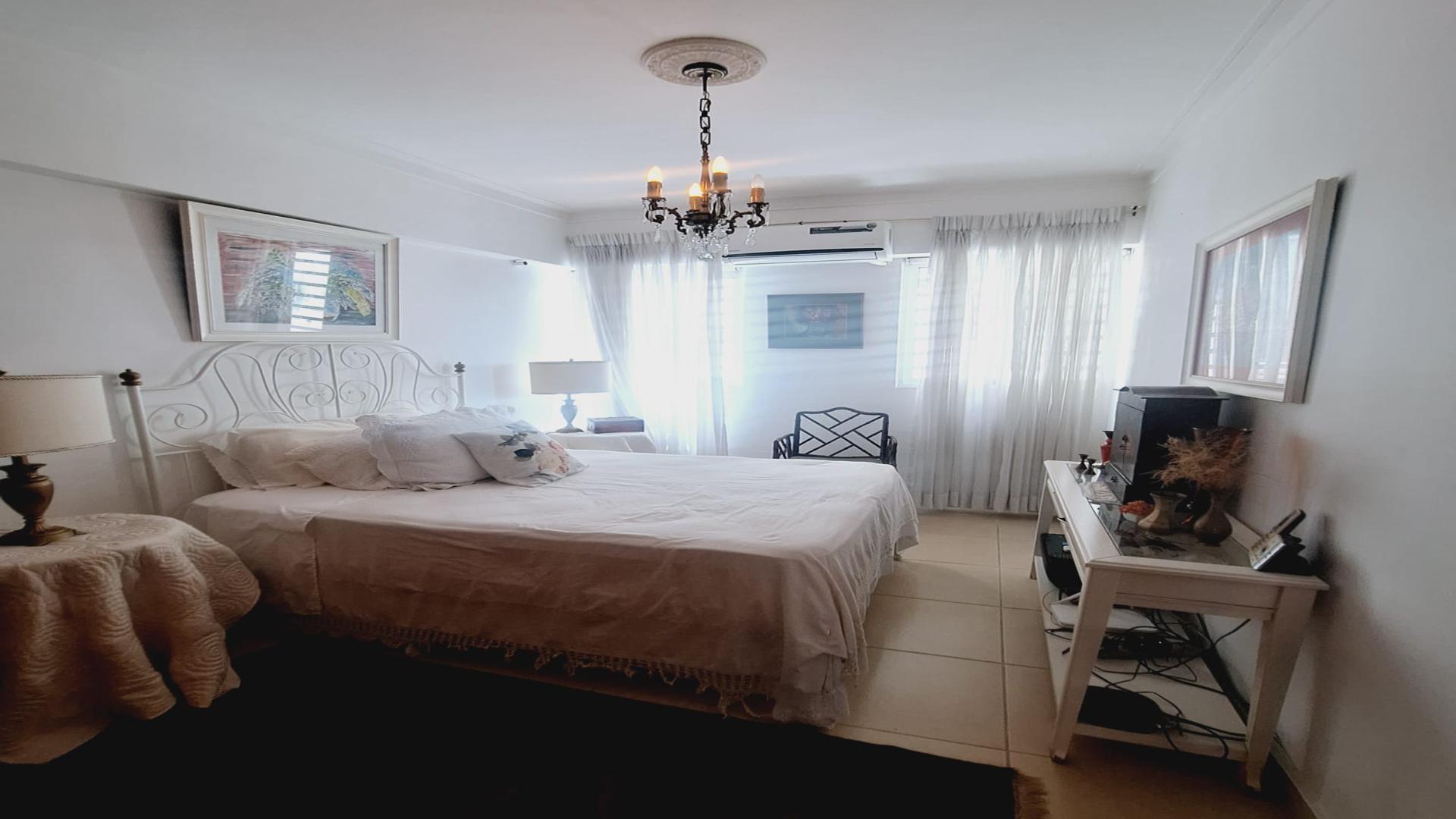 apartamentos - Vendo apartamento en Evaristo Morales de 3 habitaciones  8